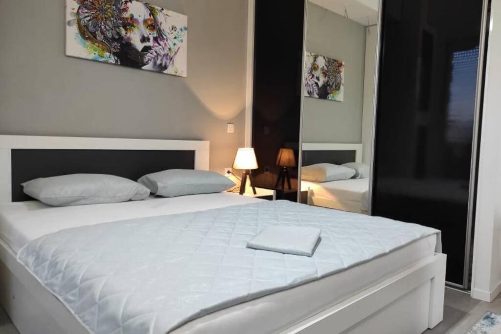 Centar One Apartmant Skopje Ngoại thất bức ảnh